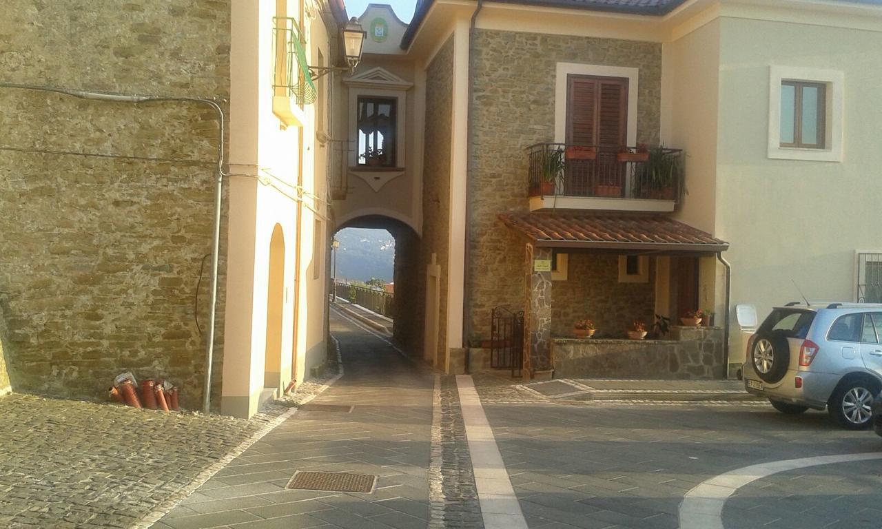 Pozzo Medievale 프리냐노 칠렌토 외부 사진
